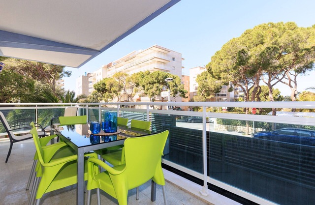 Cosy Apartment near Beach · AirCon · UHC LA CUMBRE 055