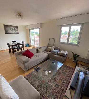 Cosy flat with balcony, 5mn Versailles