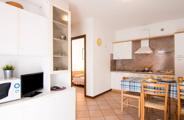 Cosy Holiday Home in Rosolina near Sea Beach