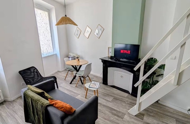 Cosy mezzanine studio in Narbonne town center, close to beaches