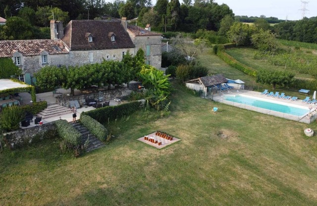 Cottage Rembrandt – Haven of Peace in the Dordogne with Heated Shared Pool