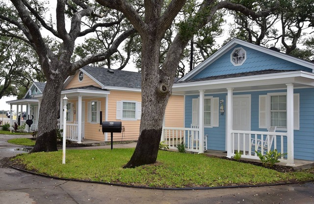 Cottage 20 at D&R Pelican Bay Resort