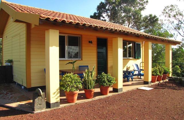 Cottage #4-Clean, quality, self catered, semi detached, max 2