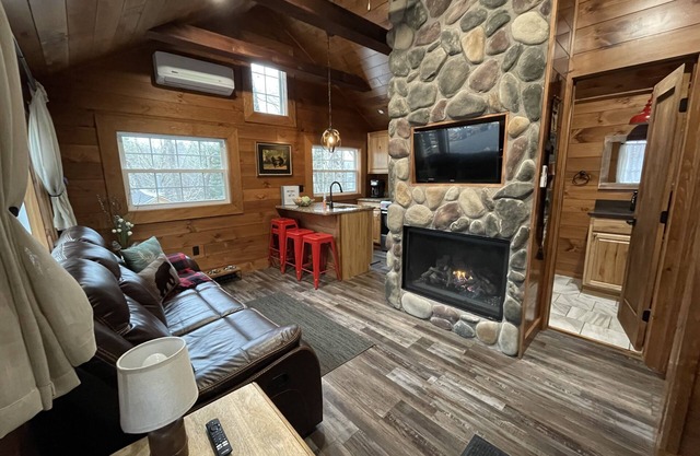 Cottage “6th Lake" 2 Bedroom Cottage at The Lakes Old Forge