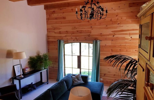 Cottage chaleureuse en pleine nature dans le calme