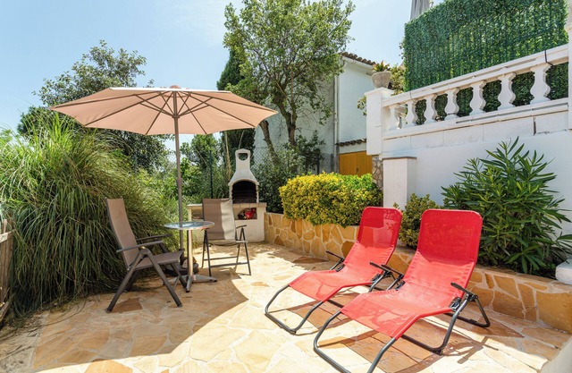 Cottage "Cosy Holiday" close to the Beach with Garden