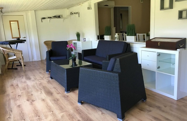 Cottage directly on the river