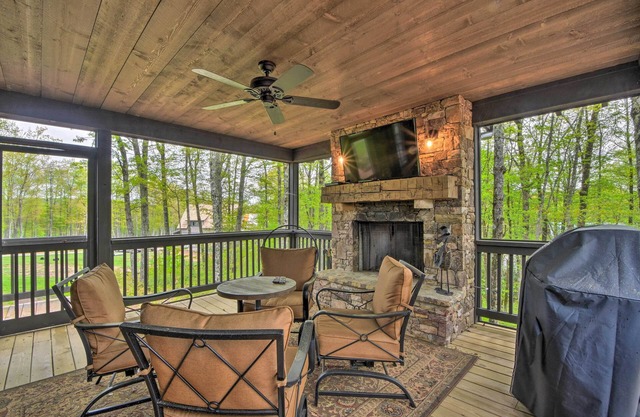 Cottage in Gated Community: Hike, Fish, Golf