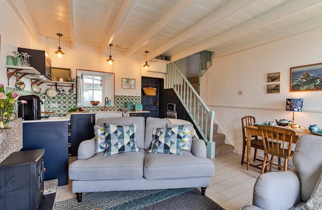 Cottage in Mousehole with Stunning Sea Views