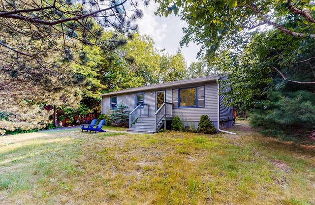 Cottage in the middle of Acadia with great deck - near trails, town & beaches