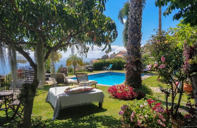 Cottage Junior, a green nest with ocean view