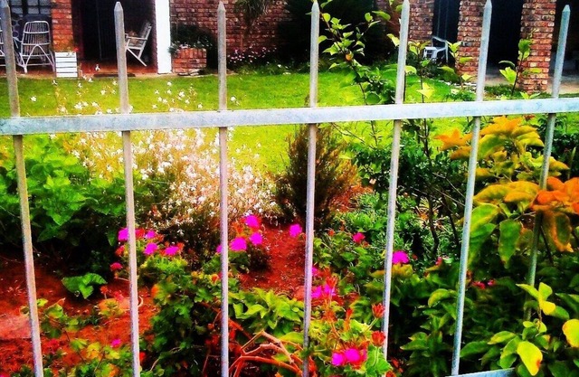 Cottage meters from beach,river,lagoon,shops - minutes to Addo marine area