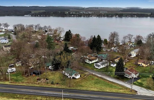 Cottage Retreat On Silver Lake