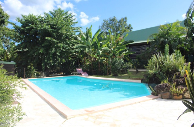 cottages with swimming pool and Spa 900 m from the sea