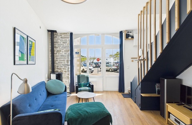-COTTEN- Grand duplex vue mer au cœur de Concarnea