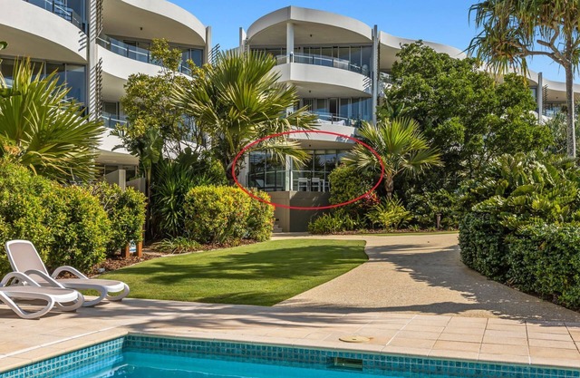 COTTON BEACH ON THE POOL 66