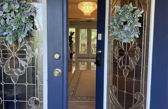 Cottontail Manor-4 BR Across-Ortega Yacht Club/Timuquana CC. Rvsde/Avndl/NAS