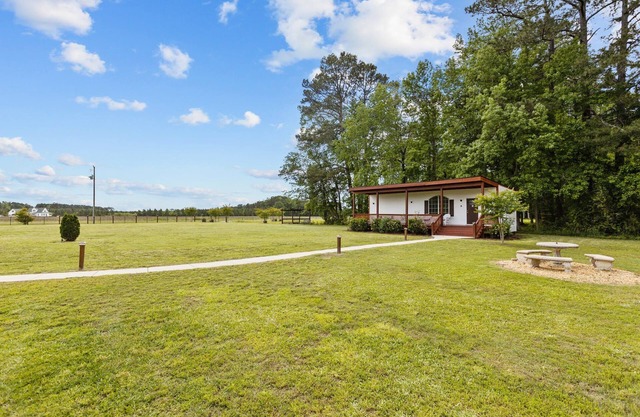 Country Cottage Outside Greenville