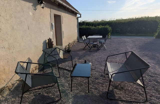 Country House 'Gîte de la Marquaterie' with Private Garden and Wi-Fi