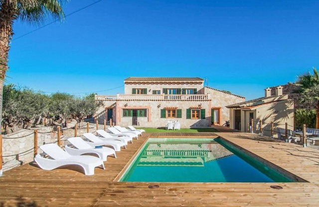 Country House 'Can Fusteret' with Mountain View, Wi-Fi and Air Conditioning