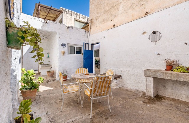 Country House 'Casa Solariega Con Encanto' with Mountain View, Private Terrace and Wi-Fi