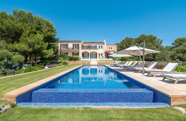 Country House 'Es Clape' with Private Pool, Wi-Fi and Air Conditioning