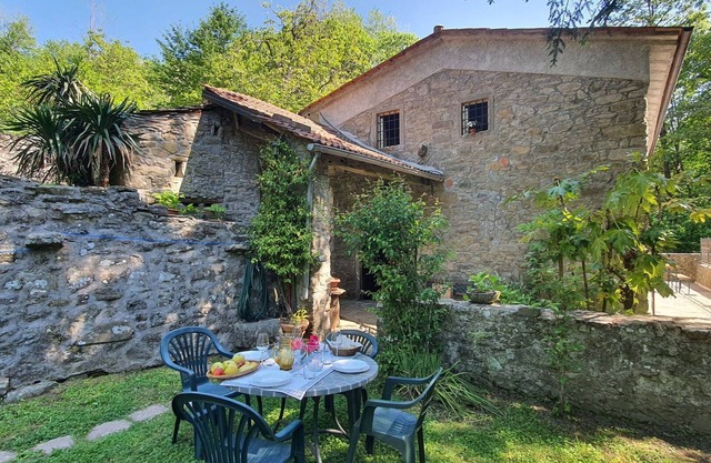 Country House/Farm House in Bagni Di Lucca with 3 bedrooms sleeps 7