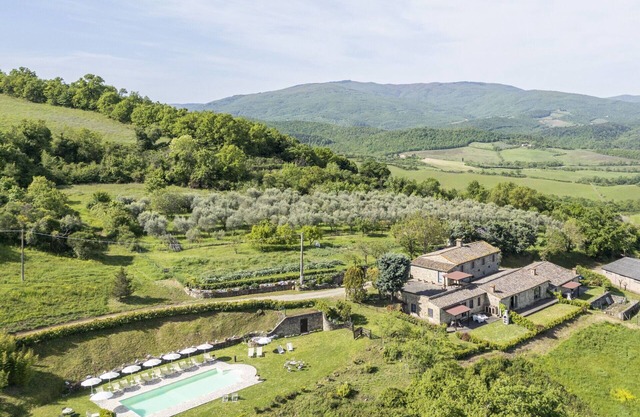 Country House/Farm House in Radicondoli with 2 bedrooms sleeps 4