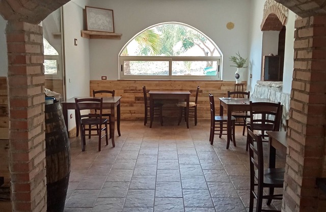 Country house set in a peaceful valley 20 minutes from the city of Agrigento.