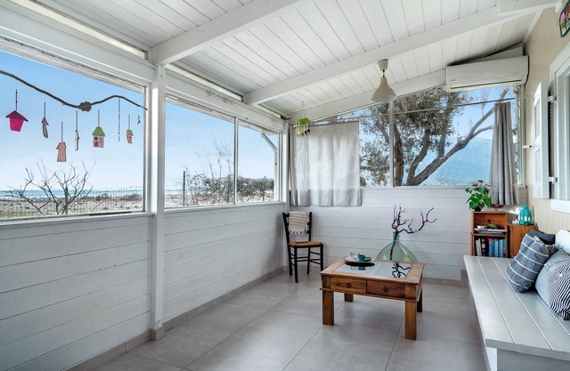 Country House 'Kite Beach House' with Sea View, Wi-Fi and Air Conditioning