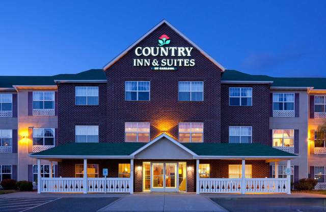 Country Inn & Suites by Radisson, Cottage Grove, MN