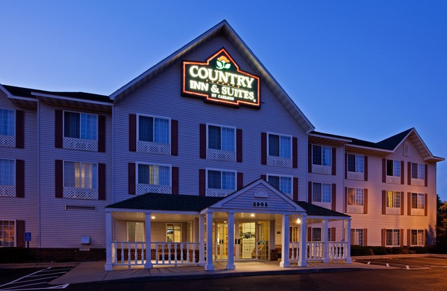 Country Inn & Suites by Radisson, Roseville, MN