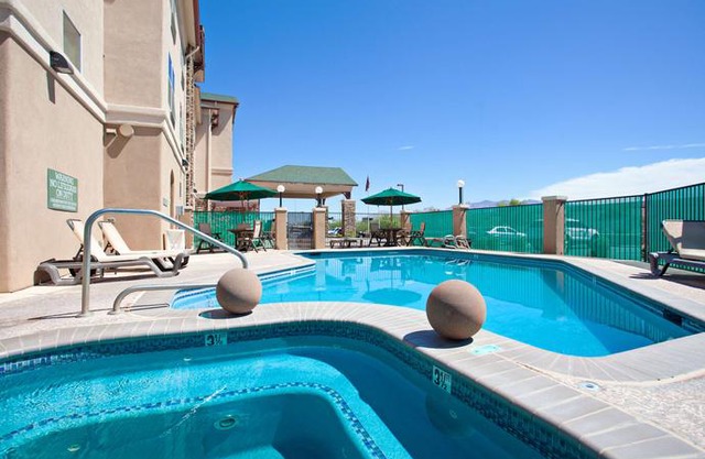 Country Inn & Suites by Radisson Tucson City Center AZ