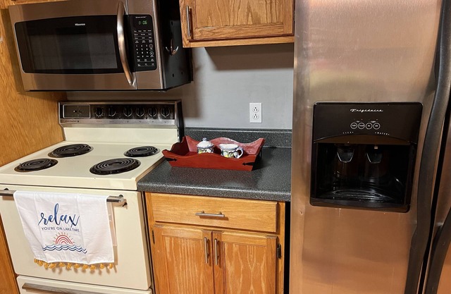 Country Lake Retreat