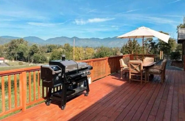 Country living with Rogue Valley View