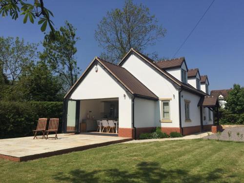 Country Retreat near Golf, Cotswolds, Stratford-Upon-Avon and Worcester