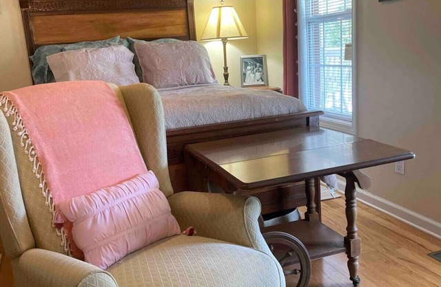 Country Sweethearts Private Studio