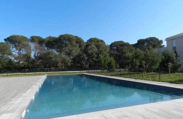 Coup de Coeur T2 Neuf Climatisation Piscine Parking