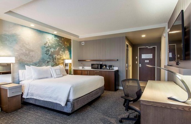 Courtyard by Marriott Montreal West Island/Baie D'Urfe