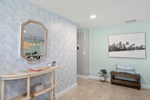 Cove's End Heated Pool Tropical Oasis BBQ Sleeps 9