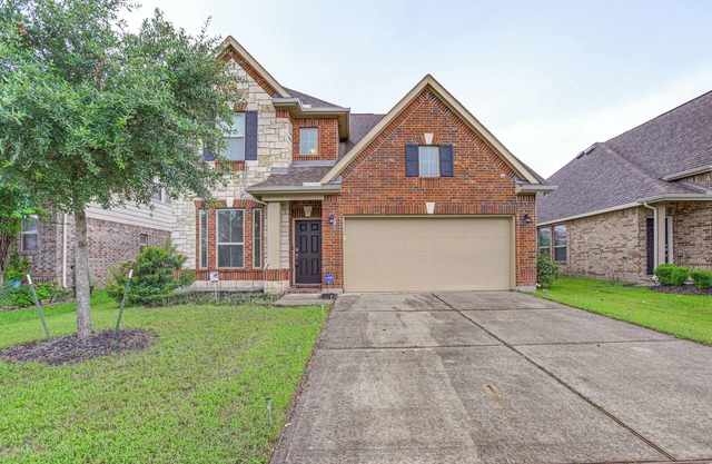 Covered Patio & Spacious Yard: Houston Area Home!
