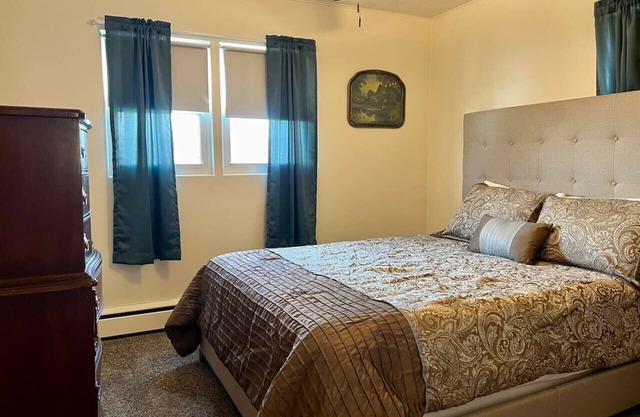 Cowtown Getaway Upper Level Apartment