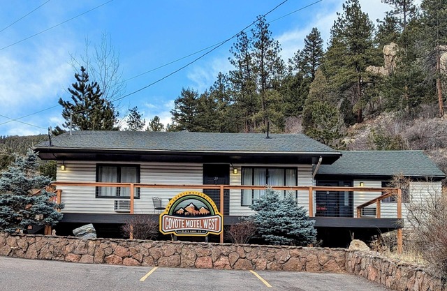 Coyote Motel West