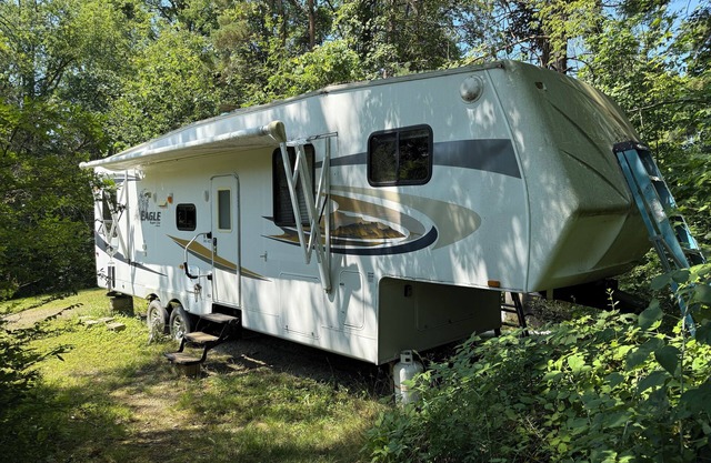 Cozy 1-bedroom camper on PRIVATE campground in McKean