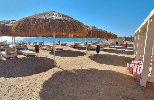 Cozy 1BR in Princess Resort with Pools & Private Beach