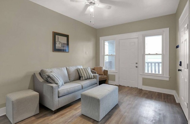 Cozy 2 Bed - Downtown-West #7