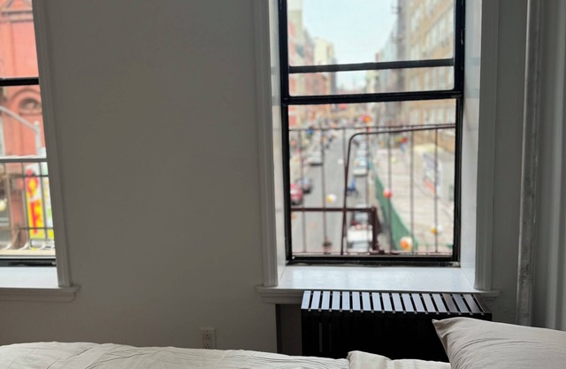 Cozy 2-bedroom apartment in Chinatown