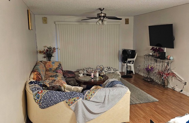 Cozy 2-bedroom condo with AC, fitness room in superb Hollywood