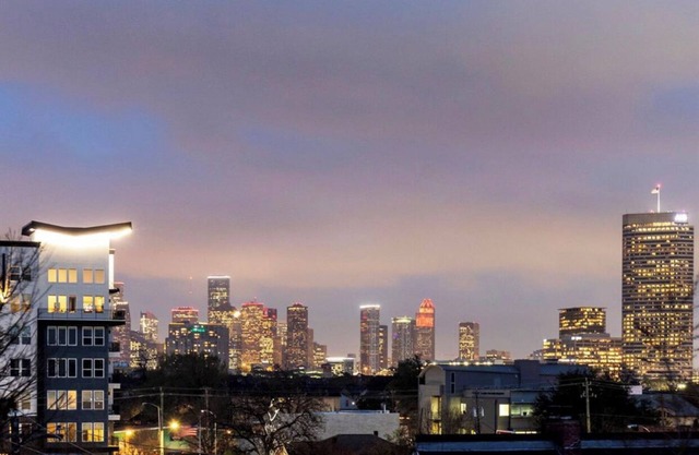 Cozy 2-bedroom condo with AC and fitness room in awesome Houston