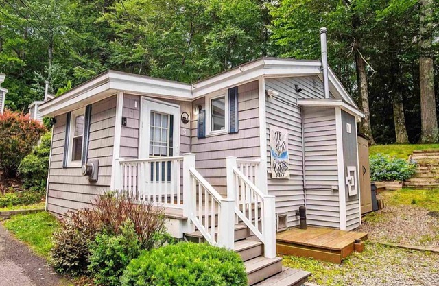 Cozy 2-bedroom Cottage on Paugus Bay